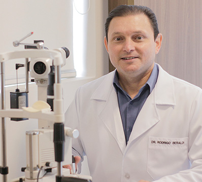 Dr. Rodrigo Beraldi - Médico, Oftalmologista • CRM - 15675